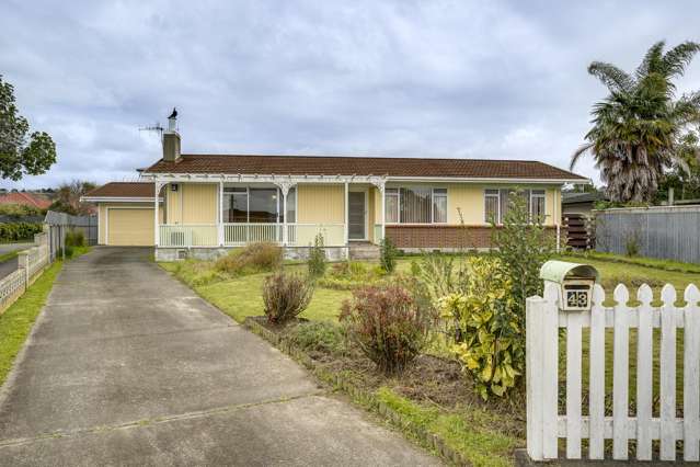 Original pearl, prime location. Make a move!
