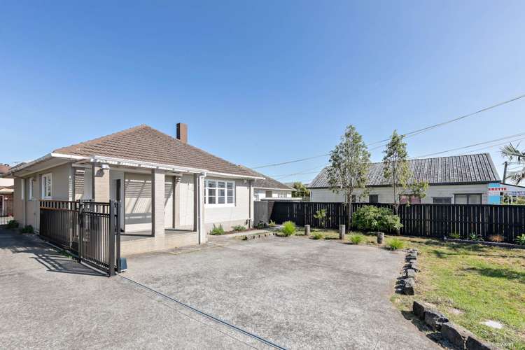 1083 Dominion Road Mount Roskill_0