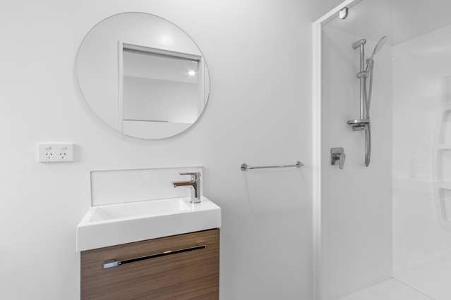 2/191 England Street Linwood_3