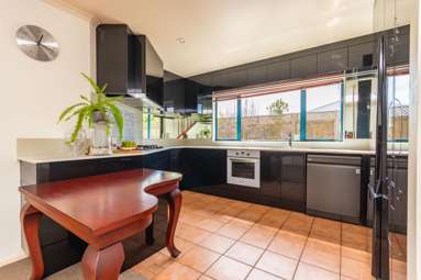 22A Stewart Crescent_1