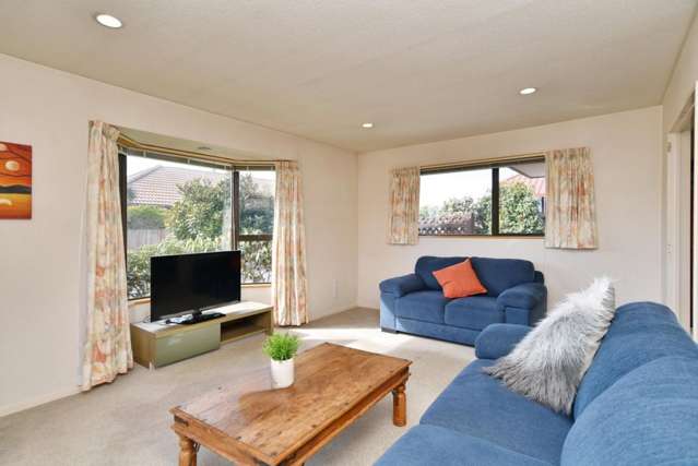 2/54 Ben Nevis Drive Broomfield_2