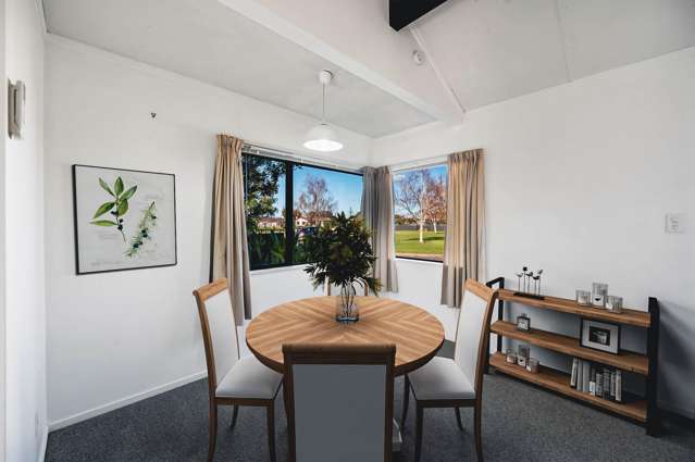 42 Whiting Crescent Greenmeadows_3