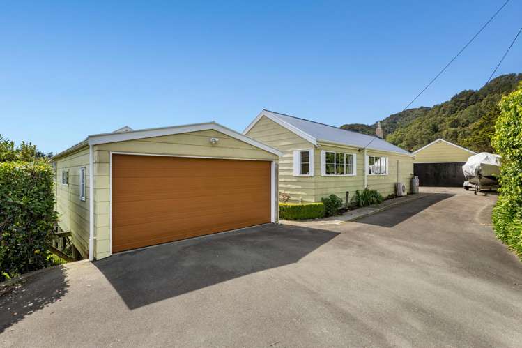 8 and 8a Angle Street Picton_5