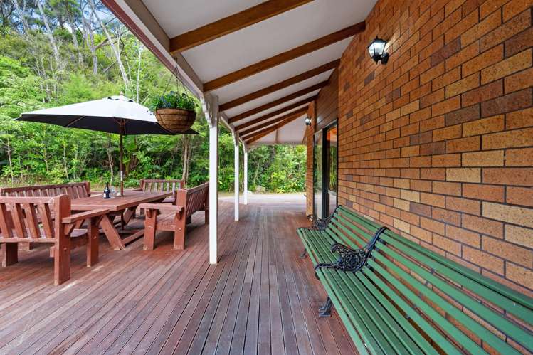 8 Chenery Road Red Beach_16