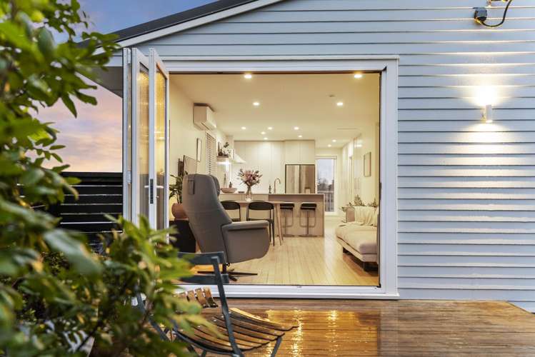 27 Kirrie Avenue Te Atatu South_20