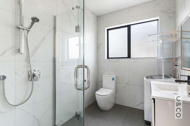 5 Byron Drury Way Riverhead_32