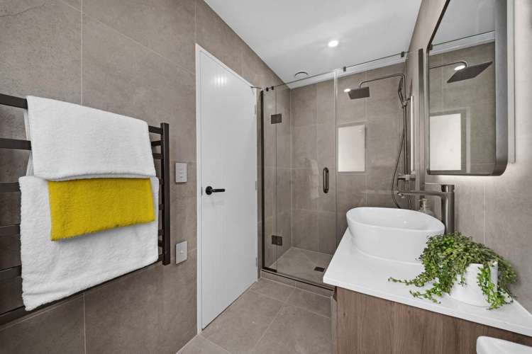 2/60 Landscape Road Papatoetoe_28