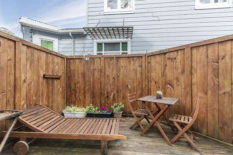 4/14A Glenmore Street Thorndon_12