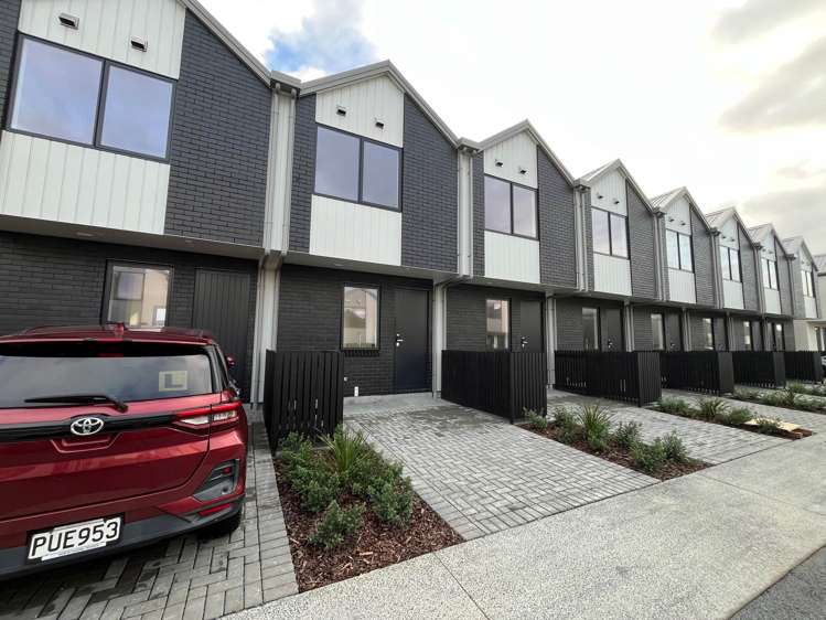 15/21 Makomako Drive Orewa_1