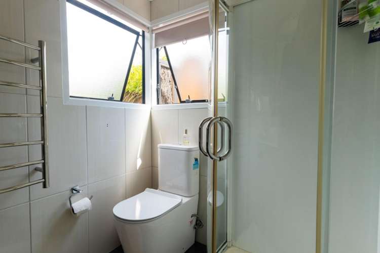 17 Te Atatu Road Te Atatu South_10