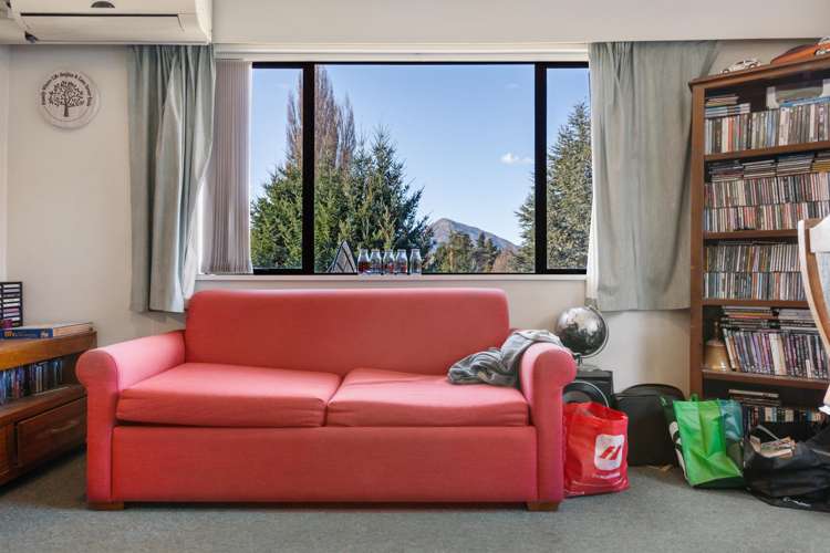 16 Lagoon Avenue Albert Town_13