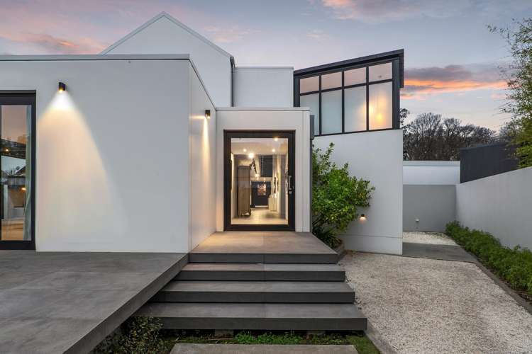 7 Helmores Lane Merivale_37