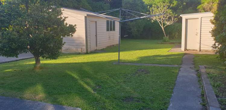 29 Mungavin Avenue Porirua East_6