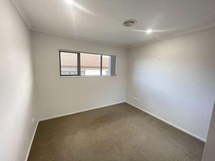 4 Eastfield Avenue Flat Bush_15