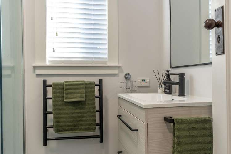 42 Naylor Street Hamilton East_20