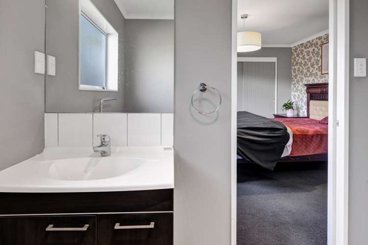 18 Fox Street Okato_16