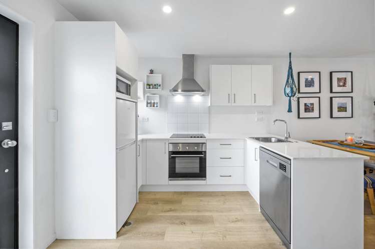 3/6 South Pacific Place Henderson_11