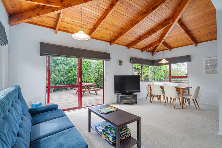 6 Leah Road, Simpsons Beach Whitianga_9