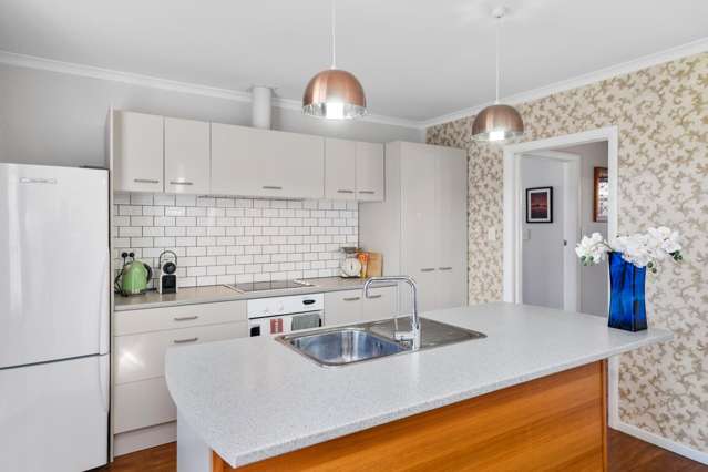 54a Pemberton Crescent Greerton_3