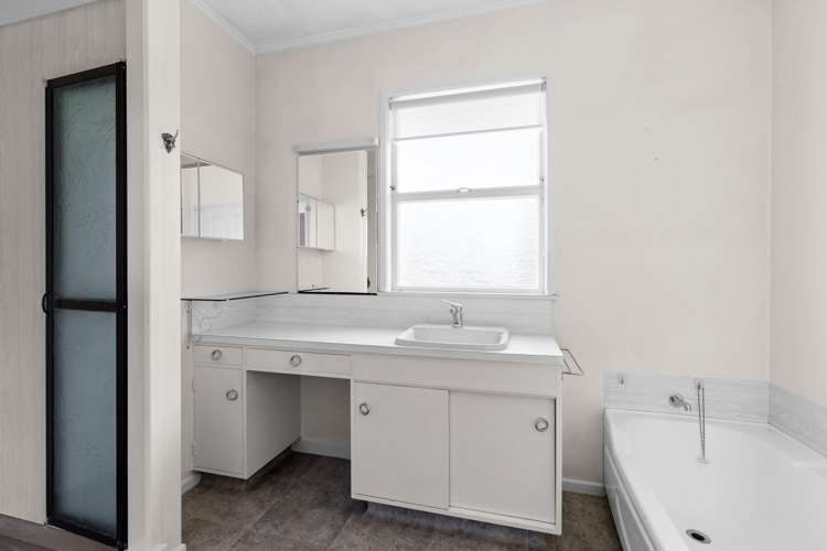 235 Kenilworth Road Mayfair_7