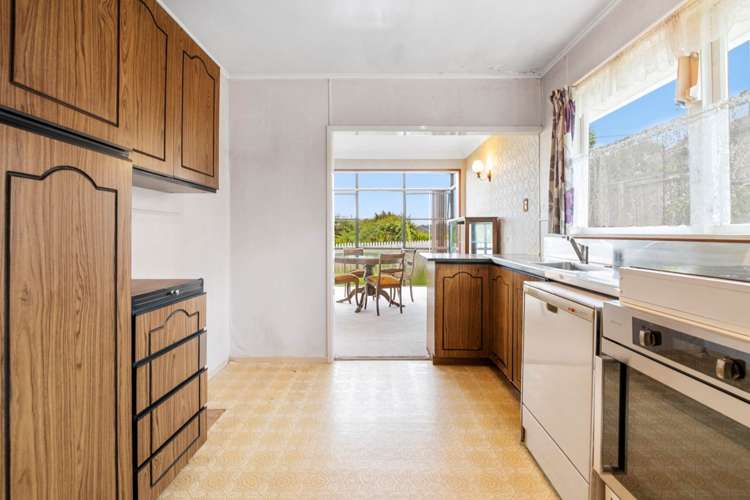 77 Shetland Street Glen Eden_16