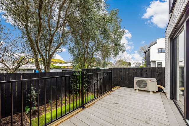 15 Kaaramuramu Lane Mangere Bridge_3