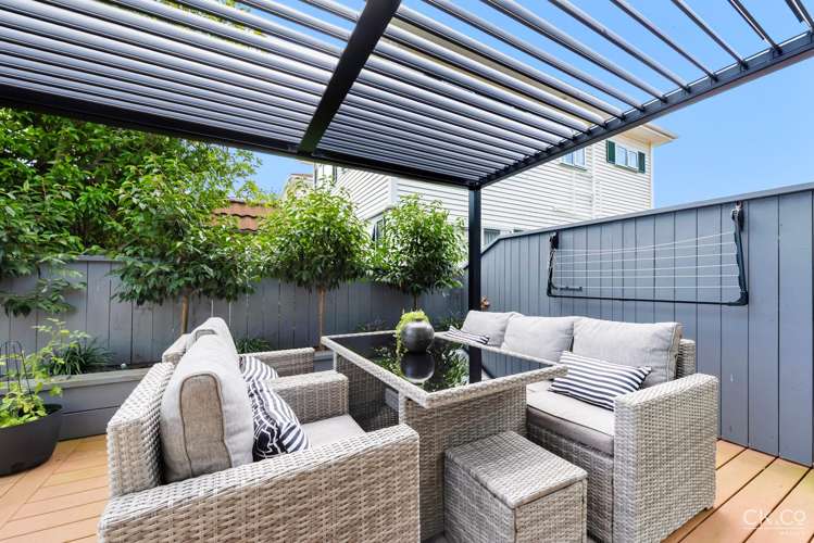 1/51 Kings Crescent Lower Hutt_17