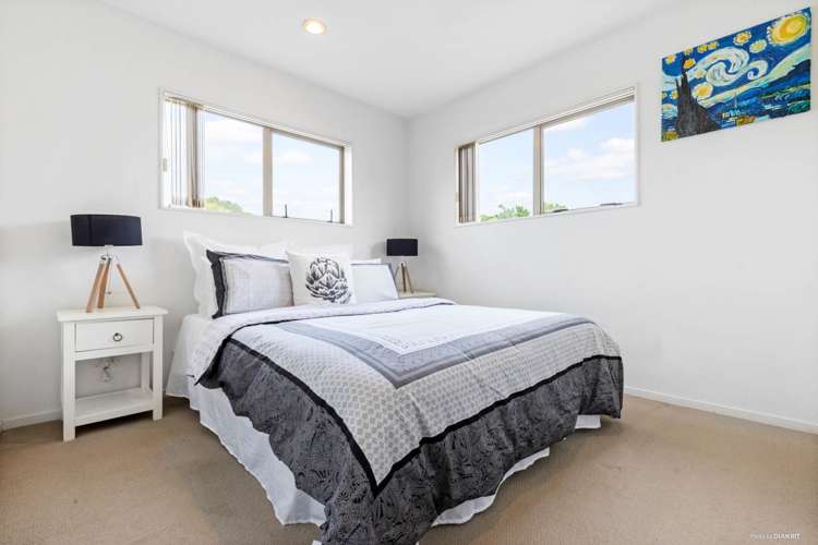 7 Bordeaux Parade Te Atatu South_15