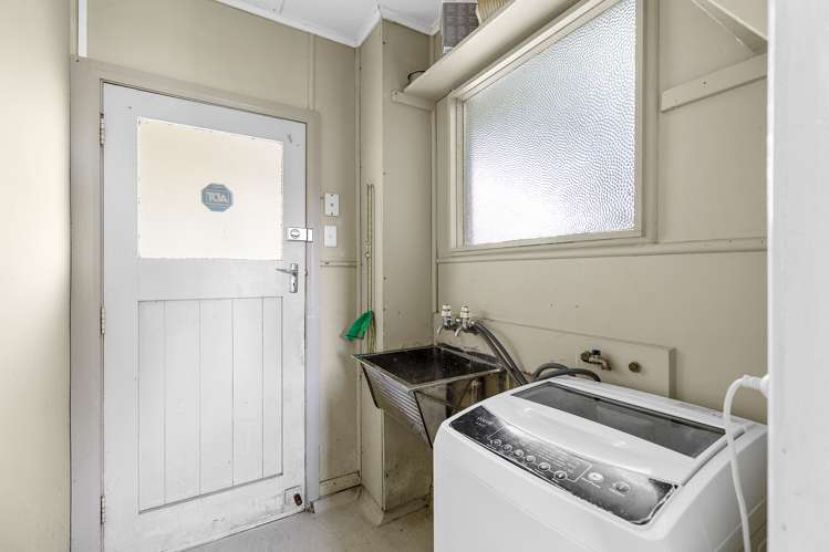 4 Renfrew Place Highbury_19