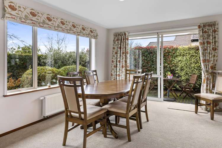 53 Chateau Crescent Rangatira Park_15