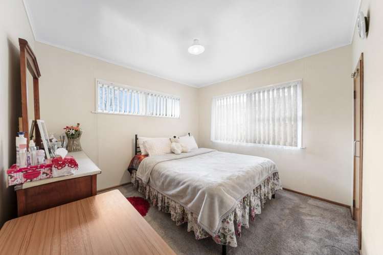 9 Manston Road Mangere_11