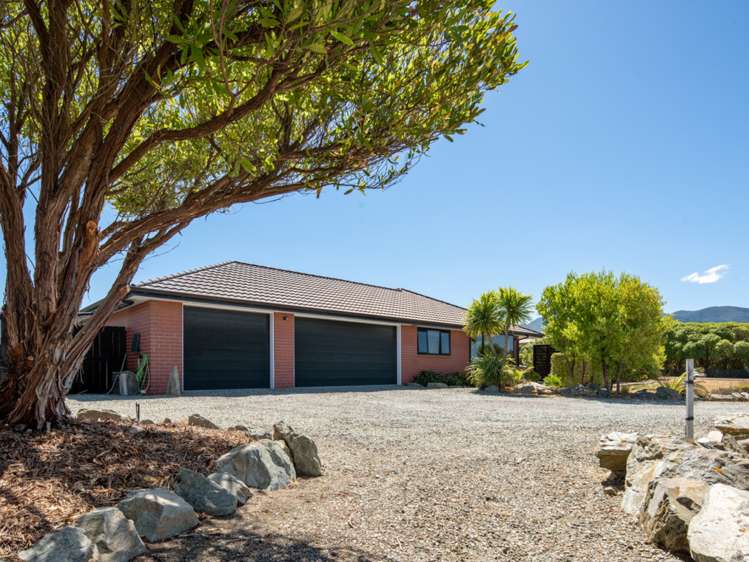 8 Edgewater Place Rarangi_18