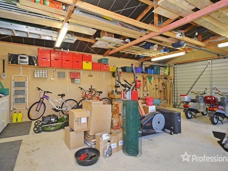 2 Camellia Lane Carterton_18