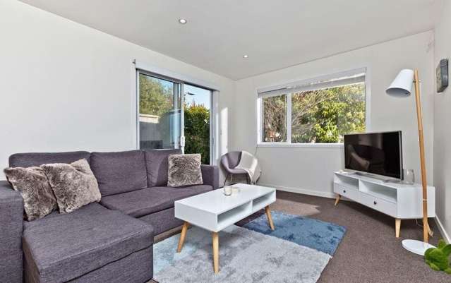 Warm, private and spacious flat