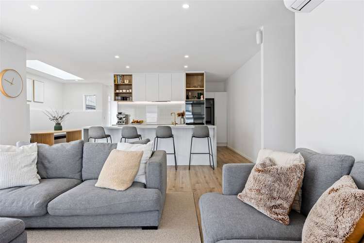 63 Katrine Drive Burwood_10