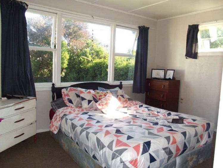 29 William Benton Street Featherston_9