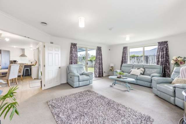 58 Rivervale Grove Stanmore Bay_1