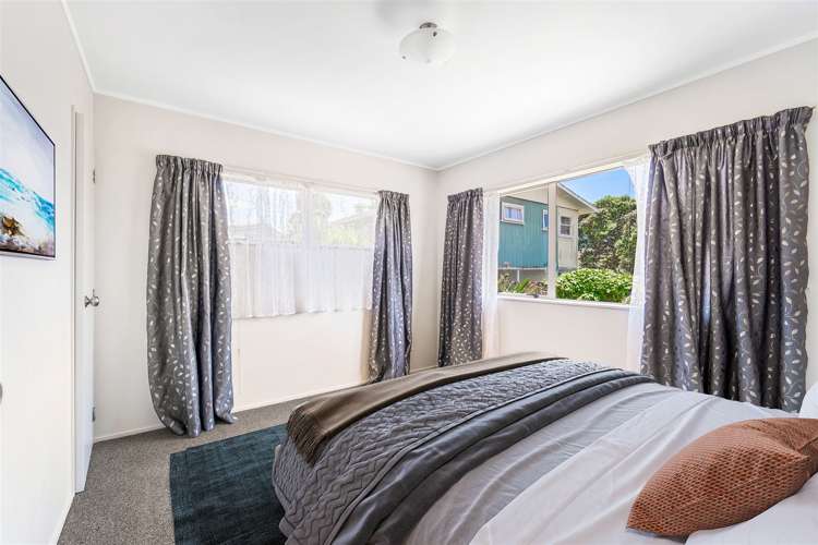 1/40 Red Beach Road Red Beach_15