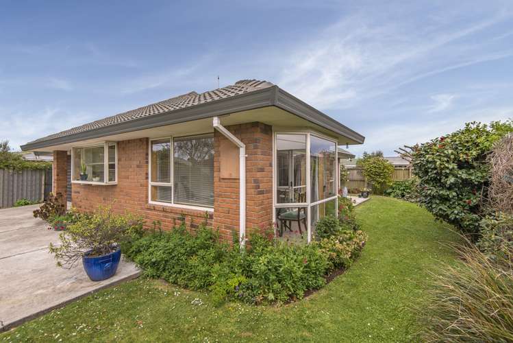 1/5a Rossiter Avenue Redwood_14