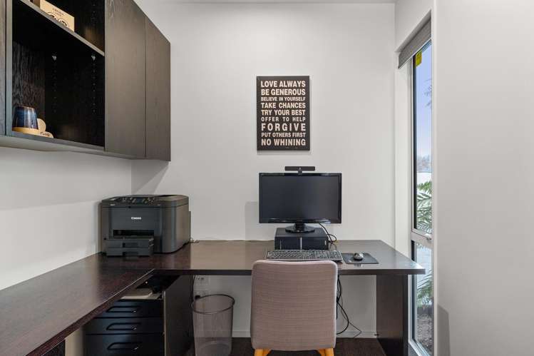 5 Lakebridge Place Parklands_19