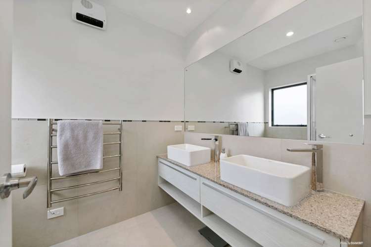 2 Andalusian Way Karaka_13