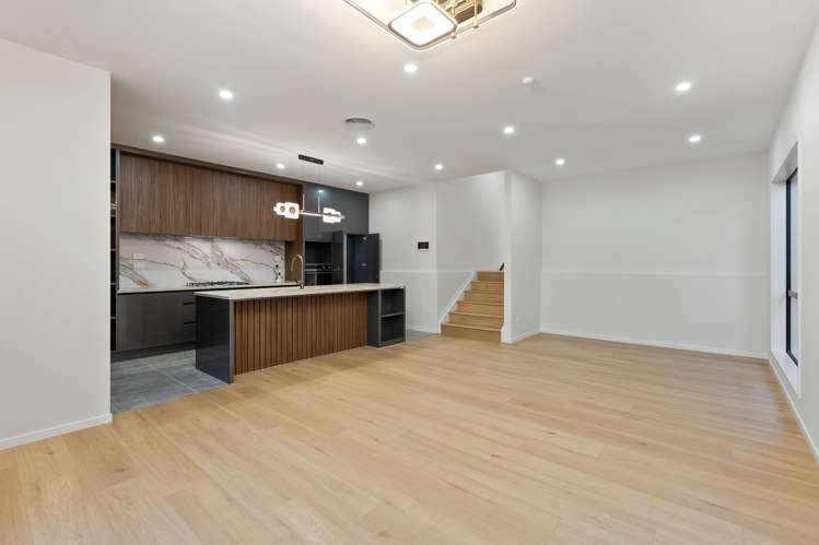 28 Castlebane Drive Flat Bush_5