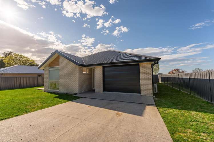 3 Strawberry Lane Waimate_30