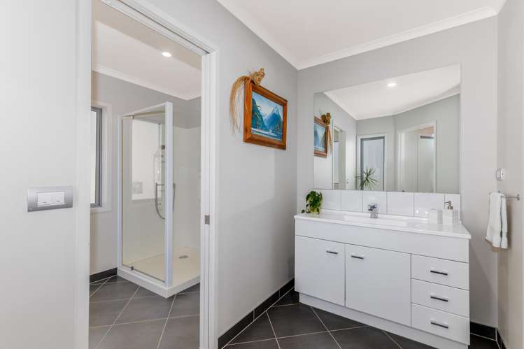 84 Gilbert Road Kaitoke_15