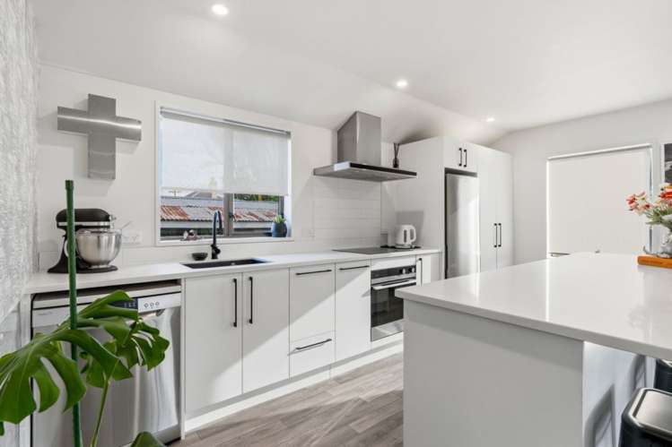 38 Bay View Road South Dunedin_17