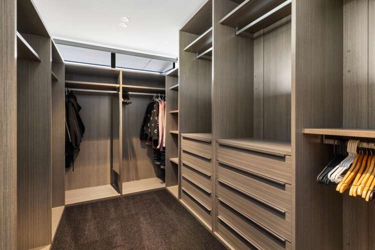 49 St Andrews Square Strowan_14