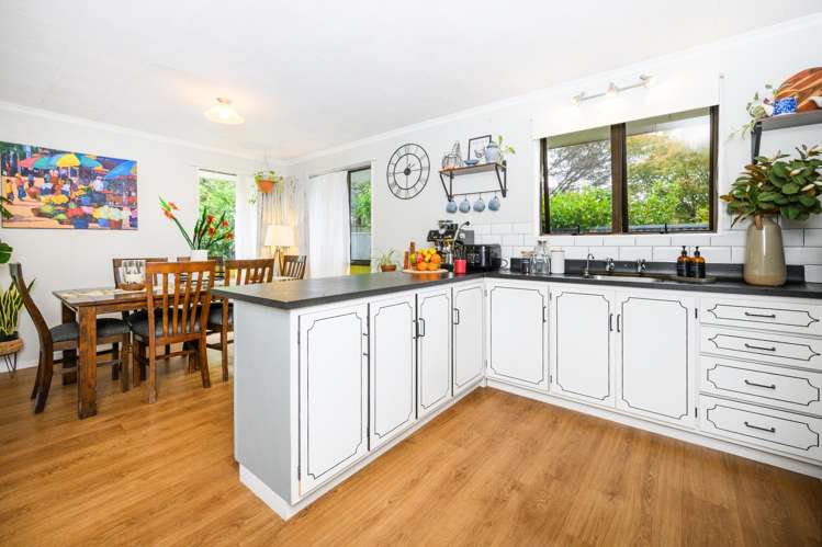 83 Shamrock Street Takaro_6