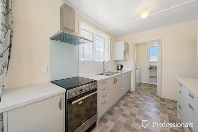 6 Hewer Crescent Naenae_2
