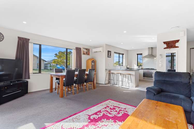 4 Charente Way Yaldhurst_5