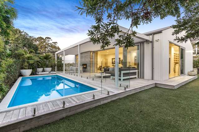 Architectural, Sun-drenched Entertainer
